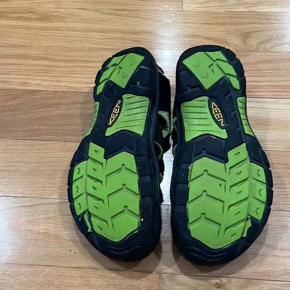 KEEN women Sandler size 5. - Picture 5 of 6
